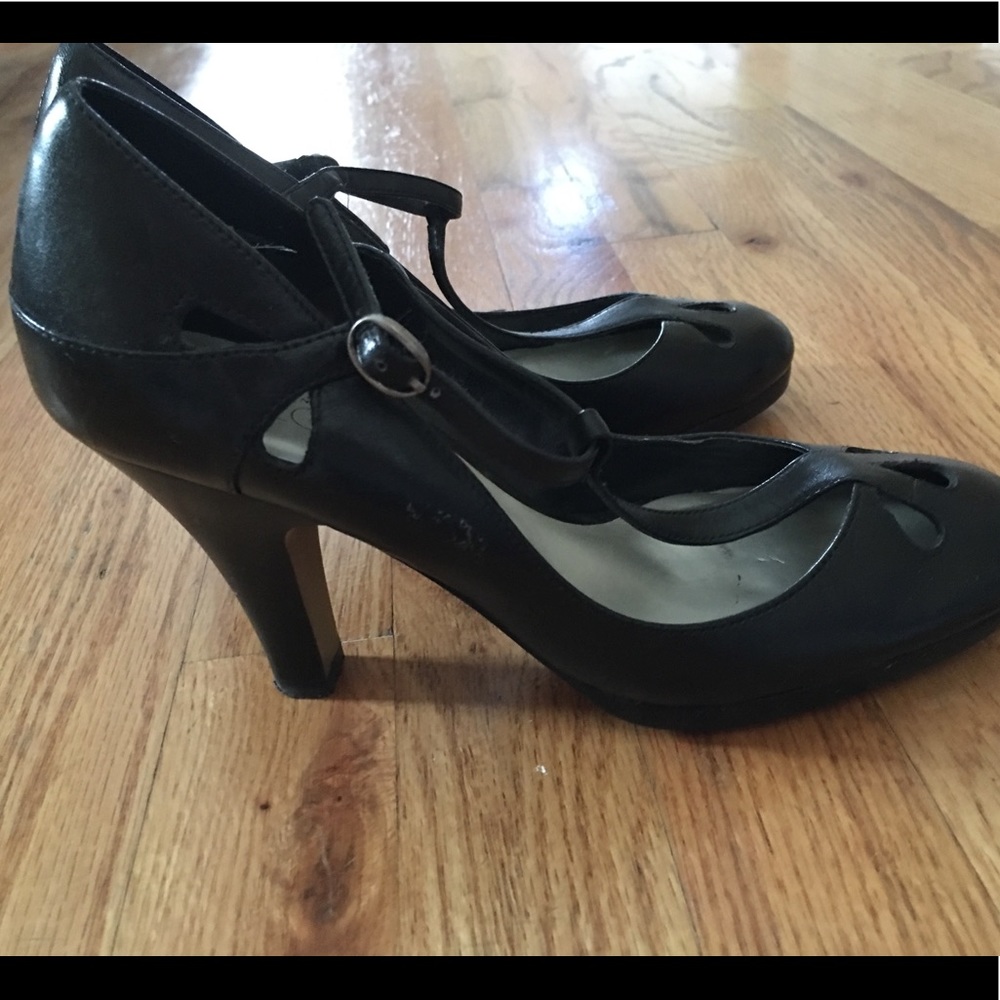 EUC - Anne Taylor leather shoes